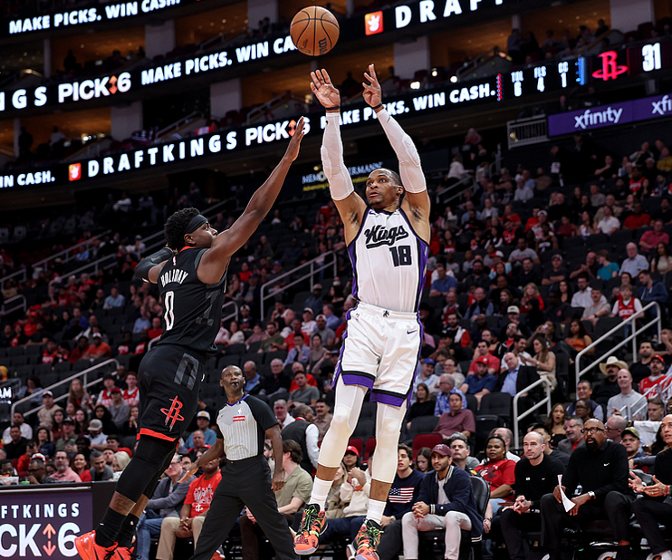 彩经网-一度领先36分！申京26+13+11创三纪录 休媒：怪物一般的三双贡献