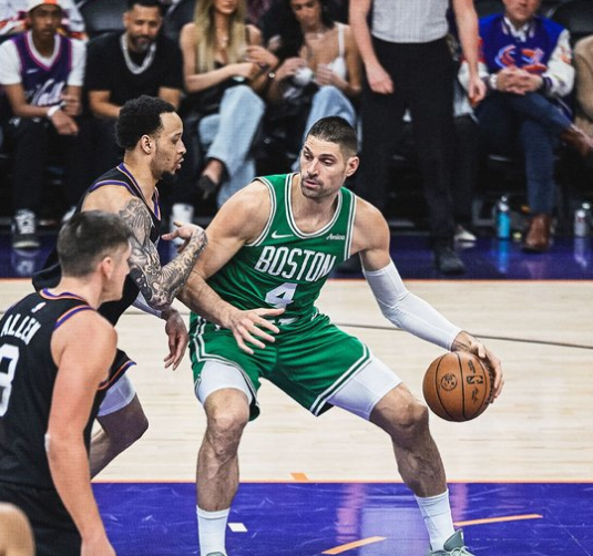 彩经网-巩固东部第二！绿军逆转大胜太阳 怀特22+8+8格林18中5